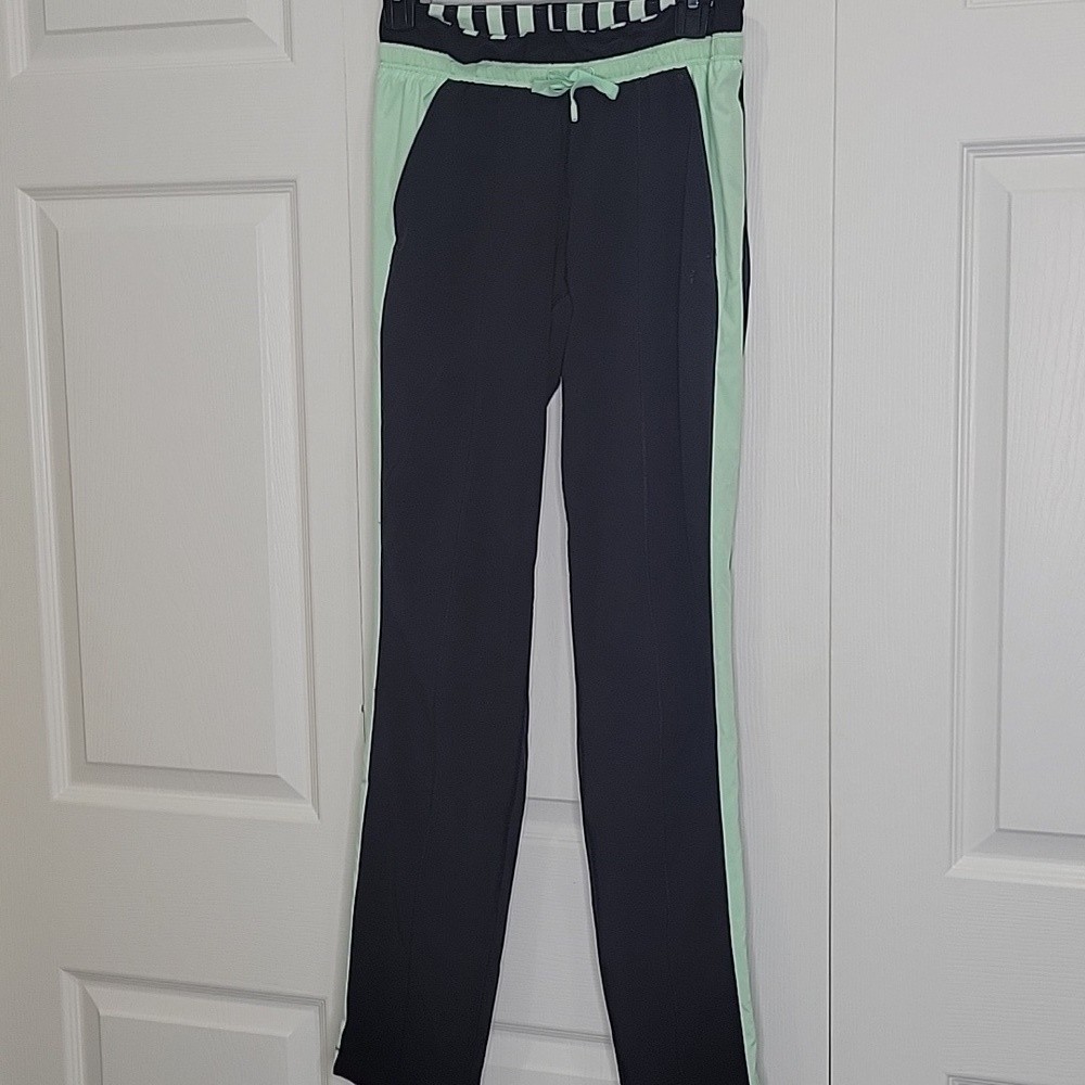 LULULEMON ATHLETICA Black and Green Track Pants SIZE 2